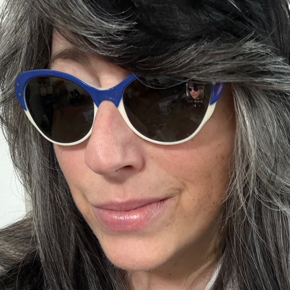 Vintage Blue and cream Women's Sunglasses Cateye petite frames glasses - Picture 7 of 8